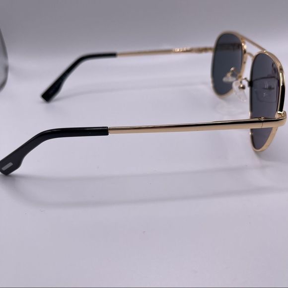 Gold Aviators with Mirrored Polarized Lenses - Picture 4 of 9